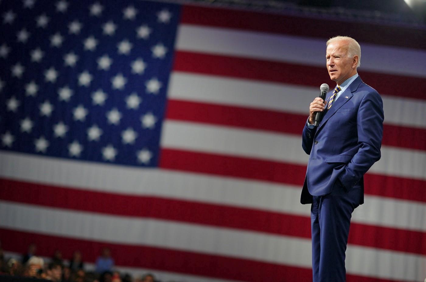 Tỷ lệ thắng của Biden đang tăng, đồng nghĩa với thị trường chứng khoán sẽ suy yếu và đường cong lợi suất dốc hơn Tỷ lệ thắng của Biden đang tăng, đồng nghĩa với thị trường chứng khoán sẽ suy yếu và đường cong lợi suất dốc hơn