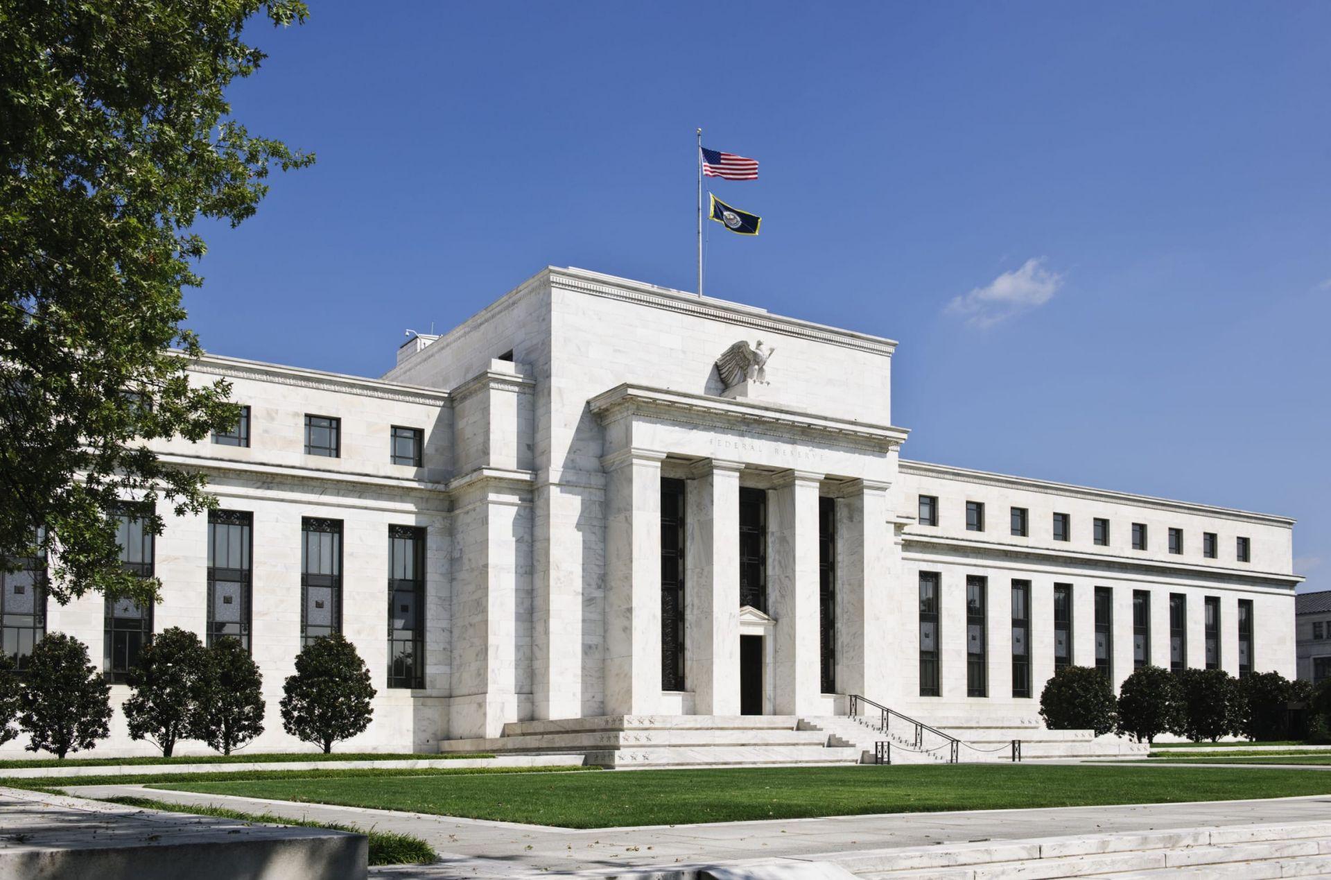 Kiểm soát đường cong lợi suất khác công cụ QE như thế nào, và lí do Fed có thể vẫn đang chờ đợi Kiểm soát đường cong lợi suất khác công cụ QE như thế nào, và lí do Fed có thể vẫn đang chờ đợi
