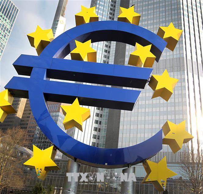 EUR hồi phục từ mức đáy tháng 10 khi USD yếu đi, dữ liệu GDP của Đức hôm nay có thể không gây biến động EUR hồi phục từ mức đáy tháng 10 khi USD yếu đi, dữ liệu GDP của Đức hôm nay có thể không gây biến động