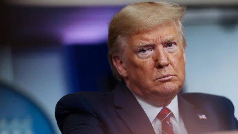 Trump dửng dưng trong khi nước Mỹ vật lộn với Covid-19, tâm lý rủi ro trên bờ vực sụp đổ. Trump dửng dưng trong khi nước Mỹ vật lộn với Covid-19, tâm lý rủi ro trên bờ vực sụp đổ.