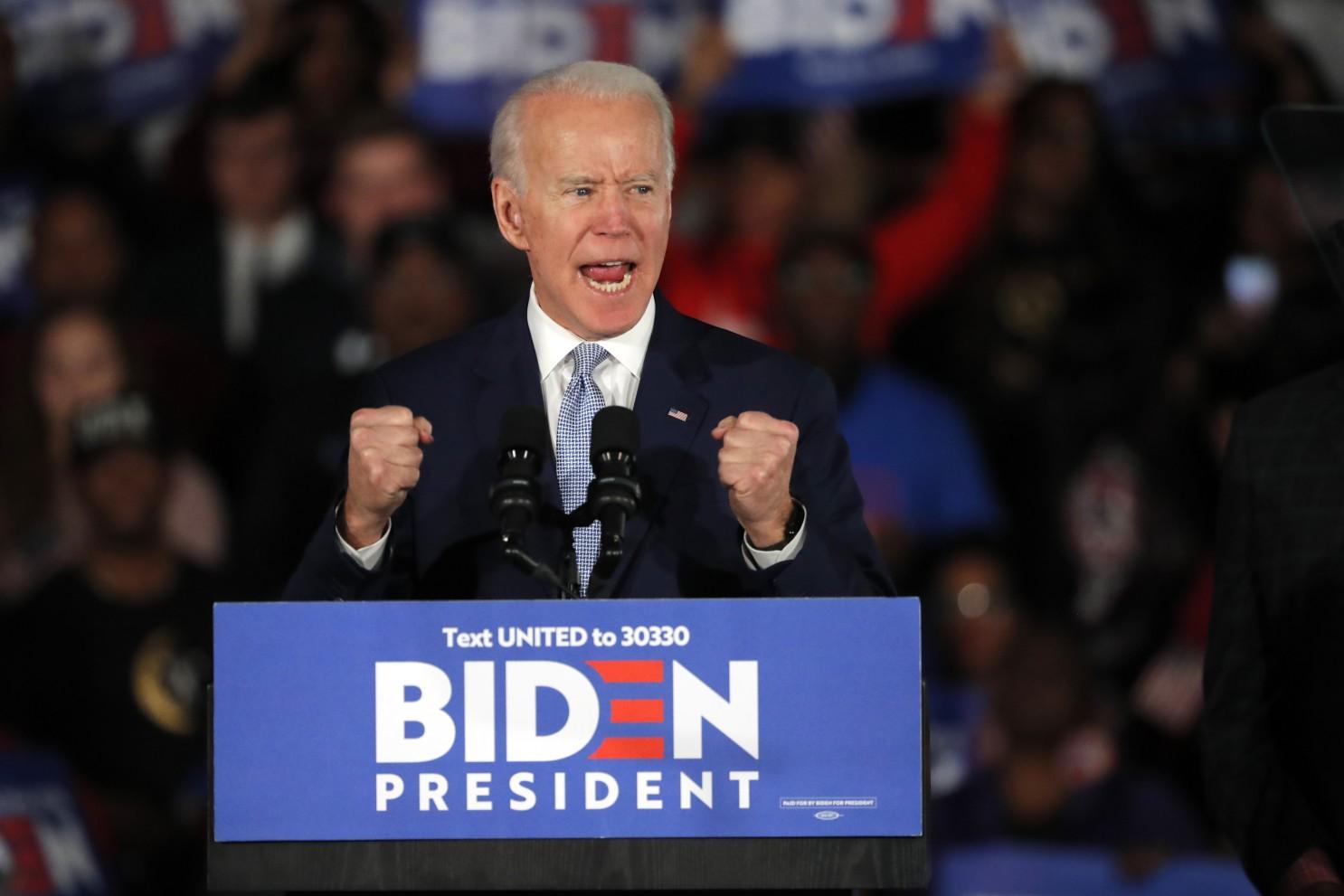 Giáo sư "tiên tri" dự đoán Biden sẽ đánh bại Tổng thống Trump