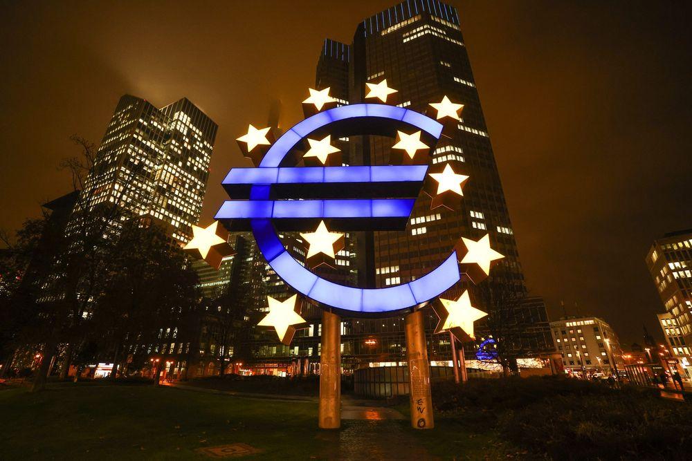 Tốc độ mua tài sản tăng dần của ECB sẽ trở nên rõ ràng hơn cùng với thời gian Tốc độ mua tài sản tăng dần của ECB sẽ trở nên rõ ràng hơn cùng với thời gian