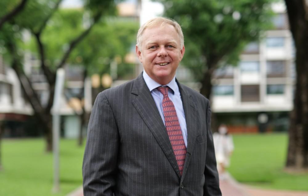 Tiến sĩ Burkhard Schrage, Chủ nhiệm cấp cao bộ môn Thạc sĩ MBA, EMBA và Quản trị, Đại học RMIT. Tiến sĩ Burkhard Schrage, Chủ nhiệm cấp cao bộ môn Thạc sĩ MBA, EMBA và Quản trị, Đại học RMIT.
