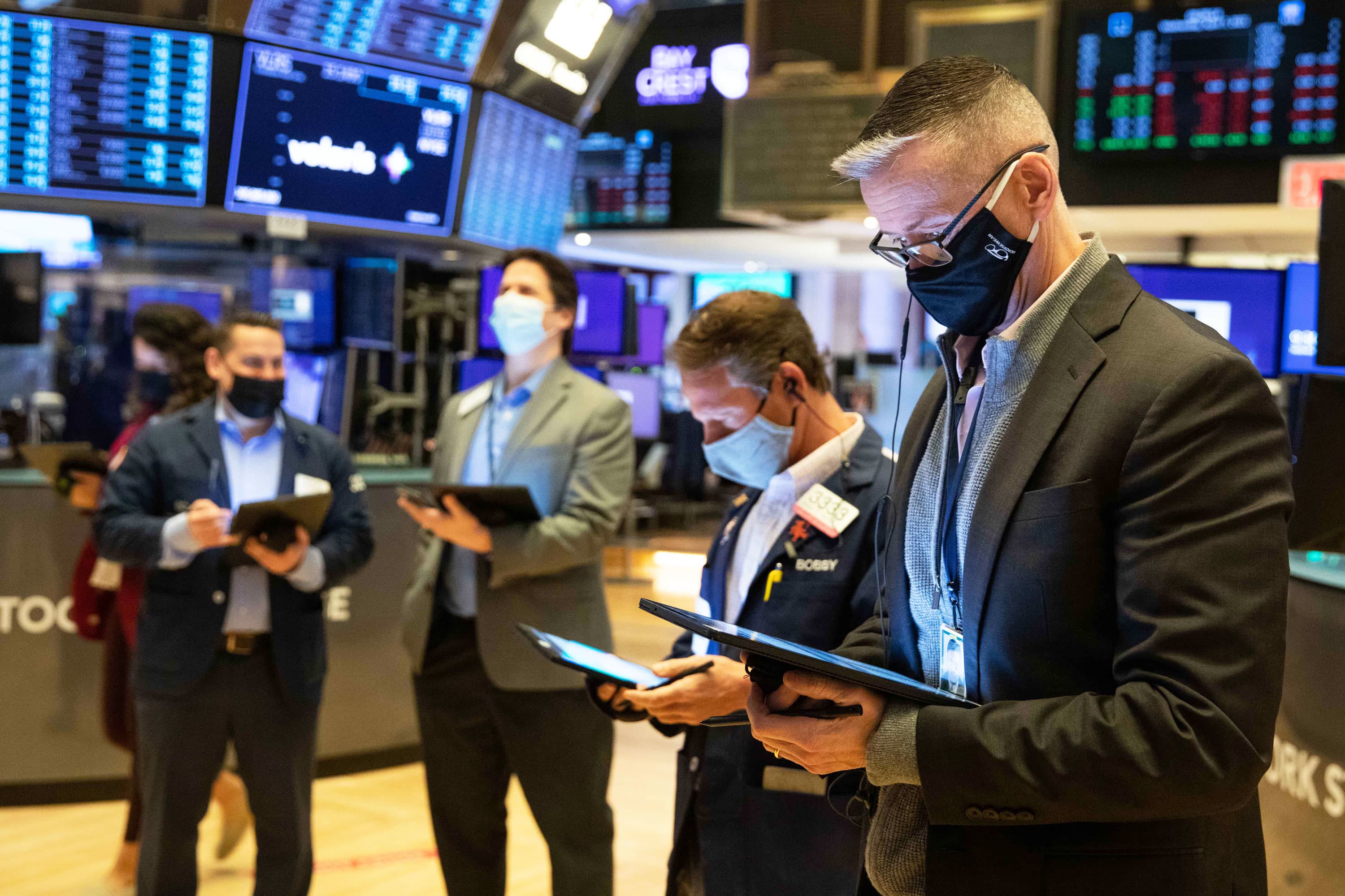 Chứng khoán  Mỹ đi ngang, thị  trường hồi hộp chờ đợi cuộc họp Fed