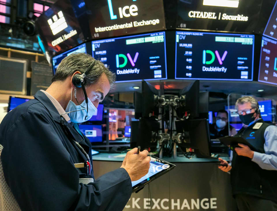 Nasdaq giảm 2%, chứng khoán Mỹ chịu áp lực lớn nhất kể từ tháng 3
