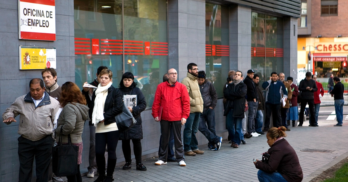 How unemployment rates in the EU relate to economic attitudes | Pew  Research Center