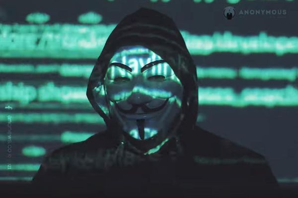 Hình ảnh biểu tượng của Anonymous xuất hiện trong video công kích Elon Musk. Hình ảnh biểu tượng của Anonymous xuất hiện trong video công kích Elon Musk.