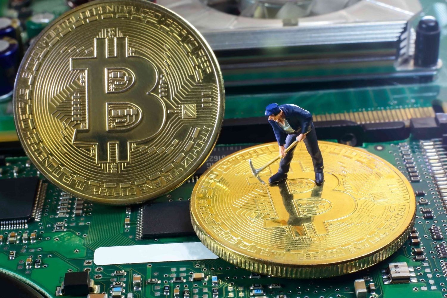 Giá Bitcoin tăng vọt