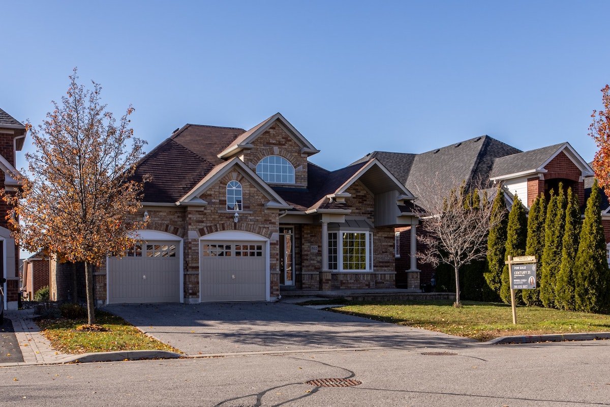 Rủi ro bong bóng nhà ở tại Canada trước triển vọng tăng lãi suất từ BoC