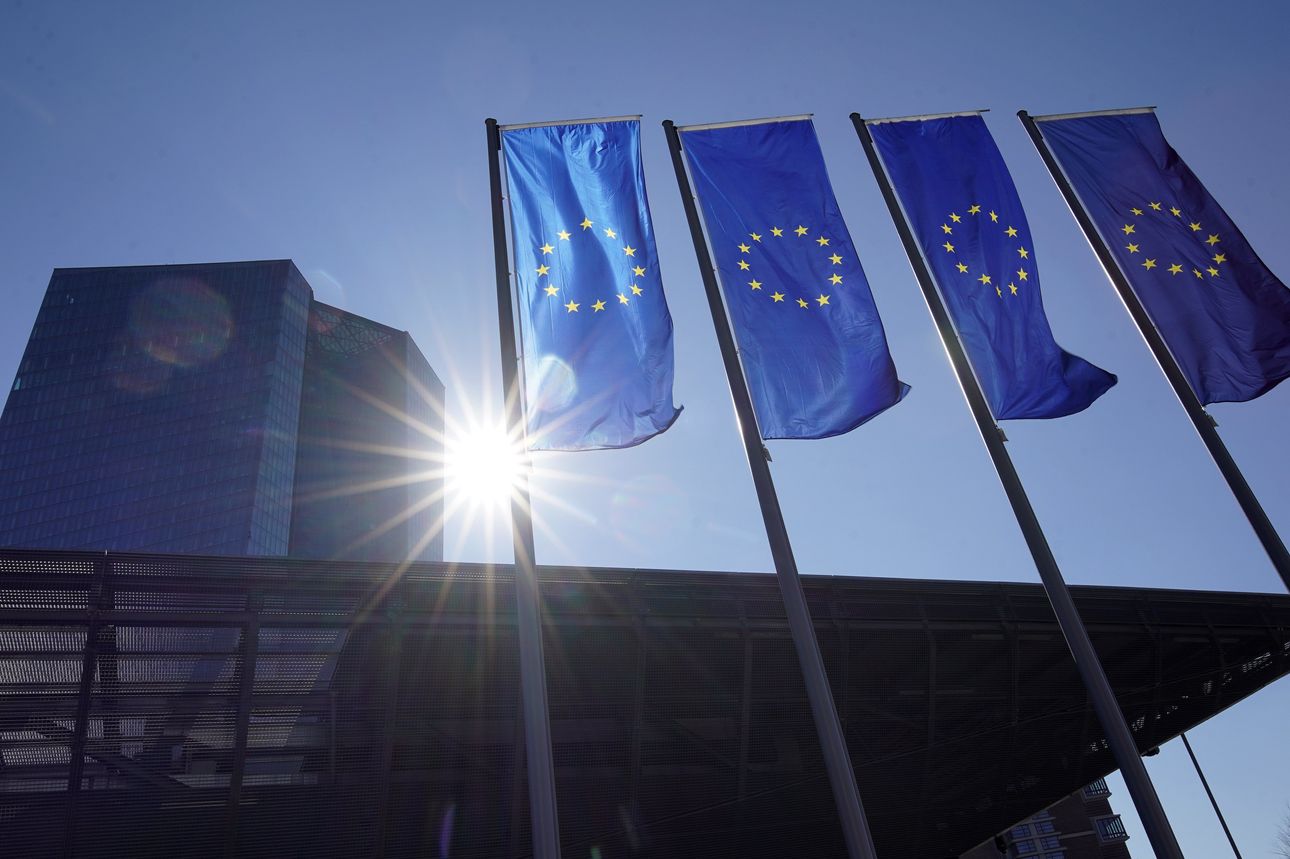 ECB nhanh chóng kết thúc chương trình mua trái phiếu nhưng lại tỏ ra linh hoạt với thời điểm tăng lãi suất ECB nhanh chóng kết thúc chương trình mua trái phiếu nhưng lại tỏ ra linh hoạt với thời điểm tăng lãi suất