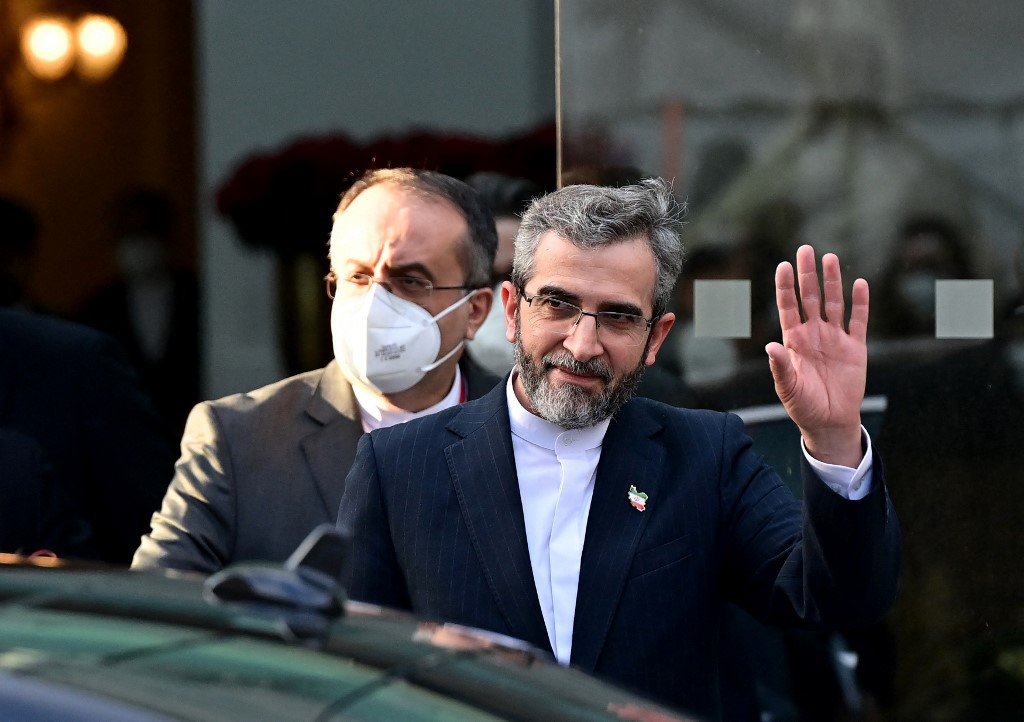 Top Iran nuclear negotiator returns to Vienna as talks come to a head | The  Times of Israel