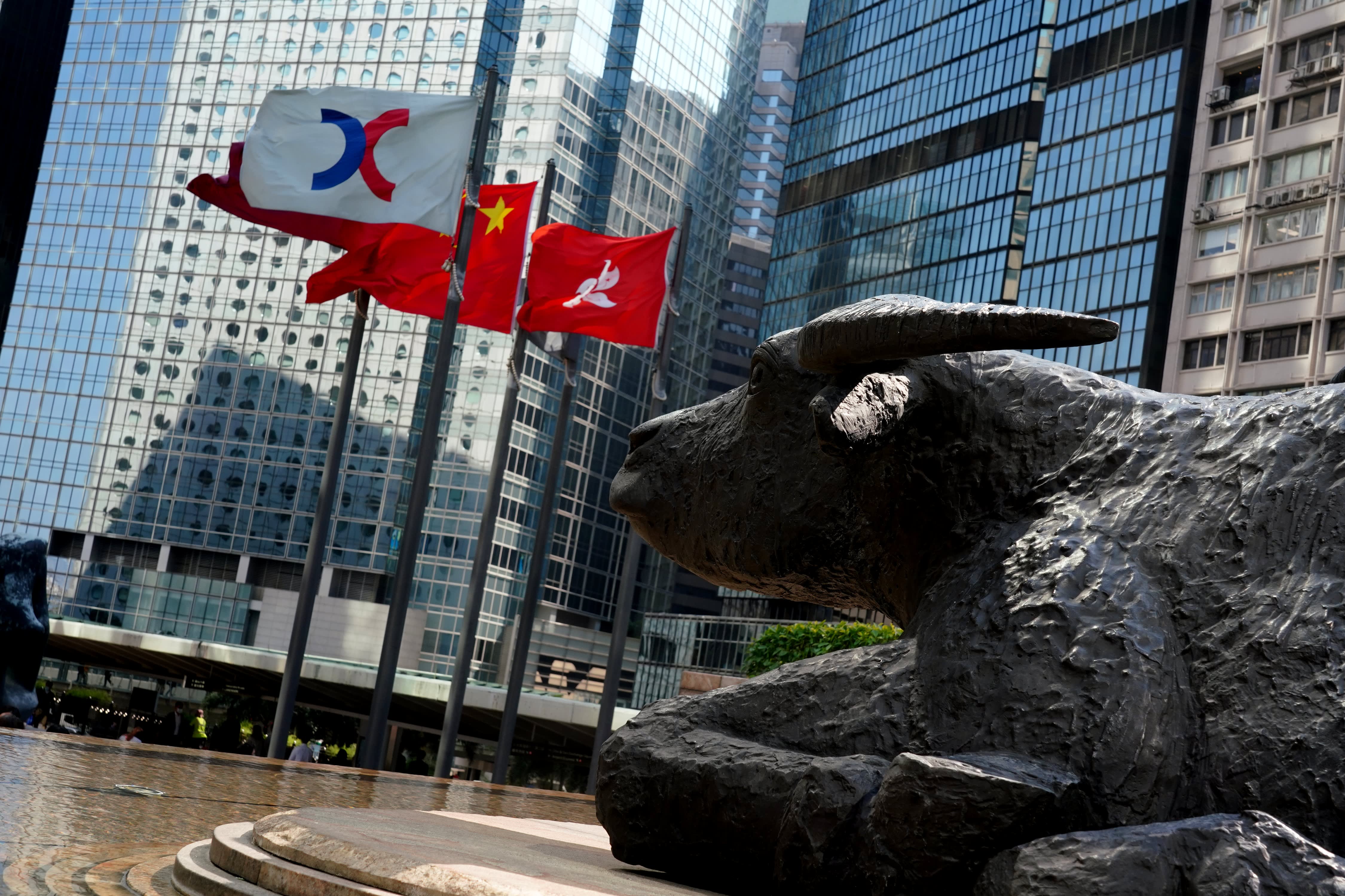 Chỉ số Hang Seng tăng đột biến khoảng 9% khi Tencent, Alibaba tăng hơn 20%