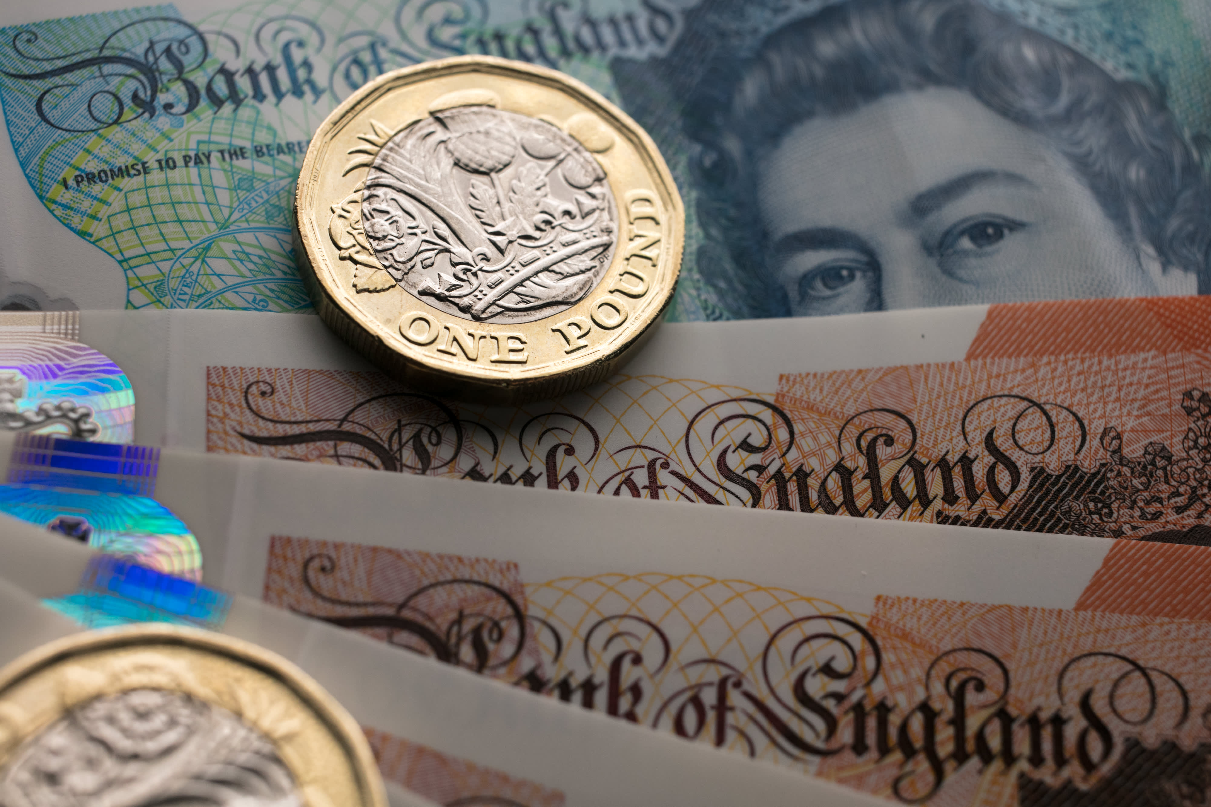 GBP/USD lập đỉnh tháng mới!