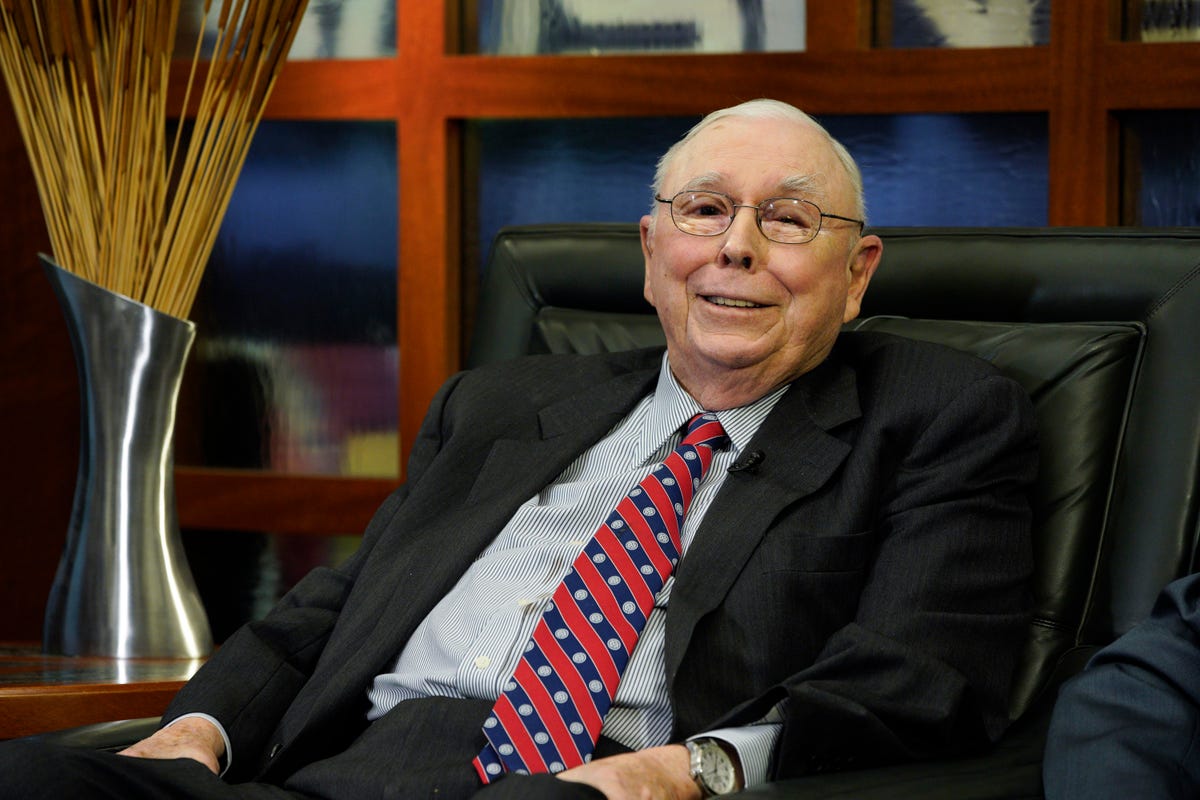 Tỷ phú Charlie Munger: “Thế giới bị chi phối bởi sự đố kỵ, không phải lòng tham” Tỷ phú Charlie Munger: “Thế giới bị chi phối bởi sự đố kỵ, không phải lòng tham”