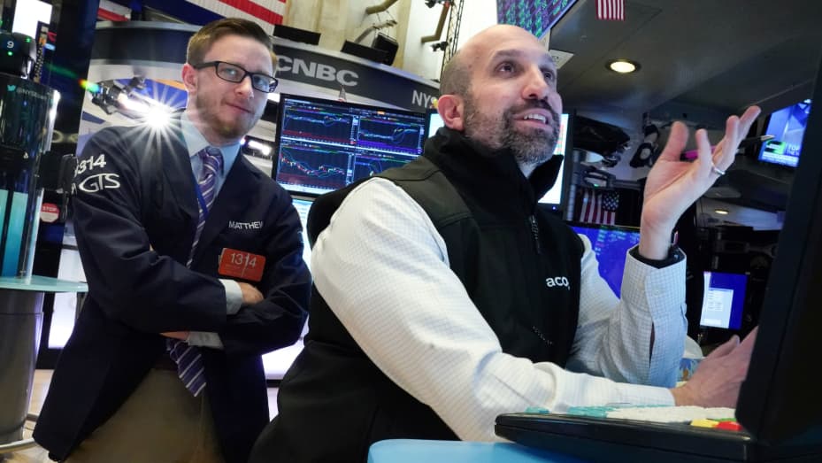 Cổ phiếu Tesla phục hồi, Nasdaq tăng điểm hai phiên liên tiếp Cổ phiếu Tesla phục hồi, Nasdaq tăng điểm hai phiên liên tiếp