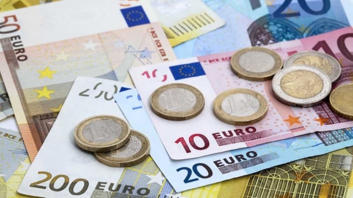 Phân tích tỷ giá EUR/USD và EUR/JPY: Hai trạng thái đối lập