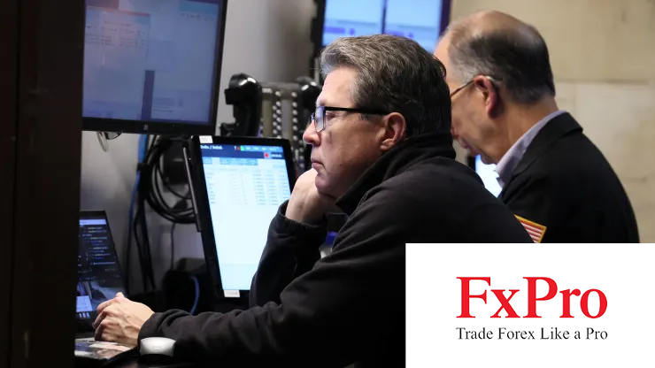 S&P 500 chấm dứt chuỗi 8 phiên tăng điểm, Dow Jones giảm 200 điểm trước áp lực từ lợi suất