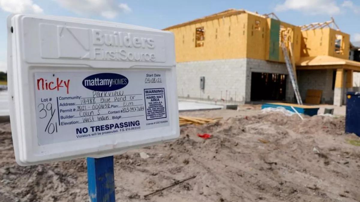 U.S. housing starts accelerate, building permits skid to eight-month low |  Euronews