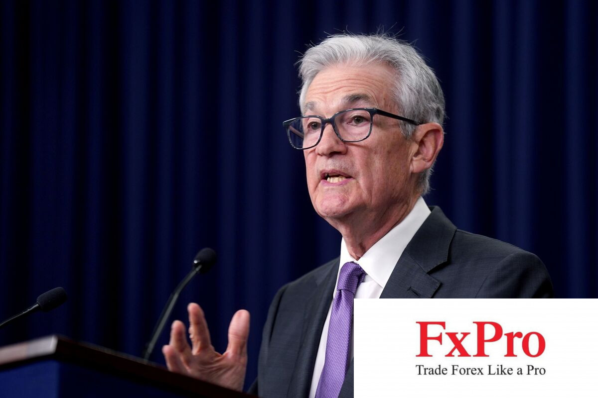 Chủ tịch Fed Powell kêu gọi sinh viên đã tốt nghiệp ngành luật "suy nghĩ xa hơn" Chủ tịch Fed Powell kêu gọi sinh viên đã tốt nghiệp ngành luật "suy nghĩ xa hơn"