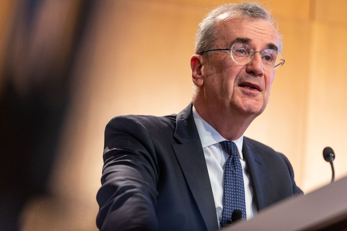 Quan chức ECB Villeroy: Vẫn còn những thắc mắc về thời điểm chính xác để  cắt giảm lãi suất
