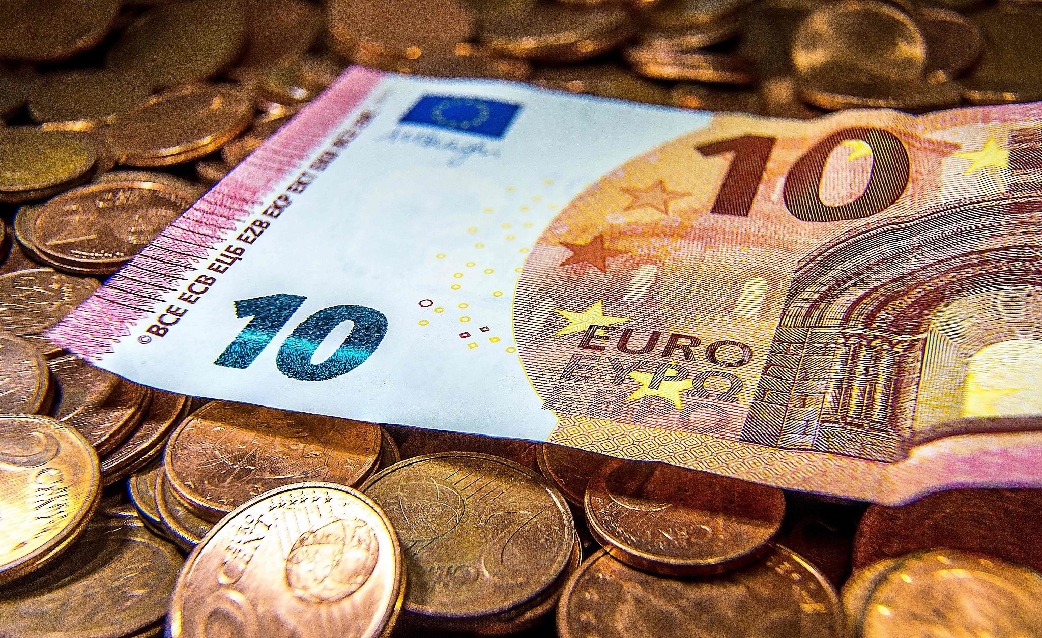 Nhận định EUR/USD và EUR/GBP: Sóng gió đã qua, tâm điểm chuyển hướng sang chính trường châu Âu Nhận định EUR/USD và EUR/GBP: Sóng gió đã qua, tâm điểm chuyển hướng sang chính trường châu Âu