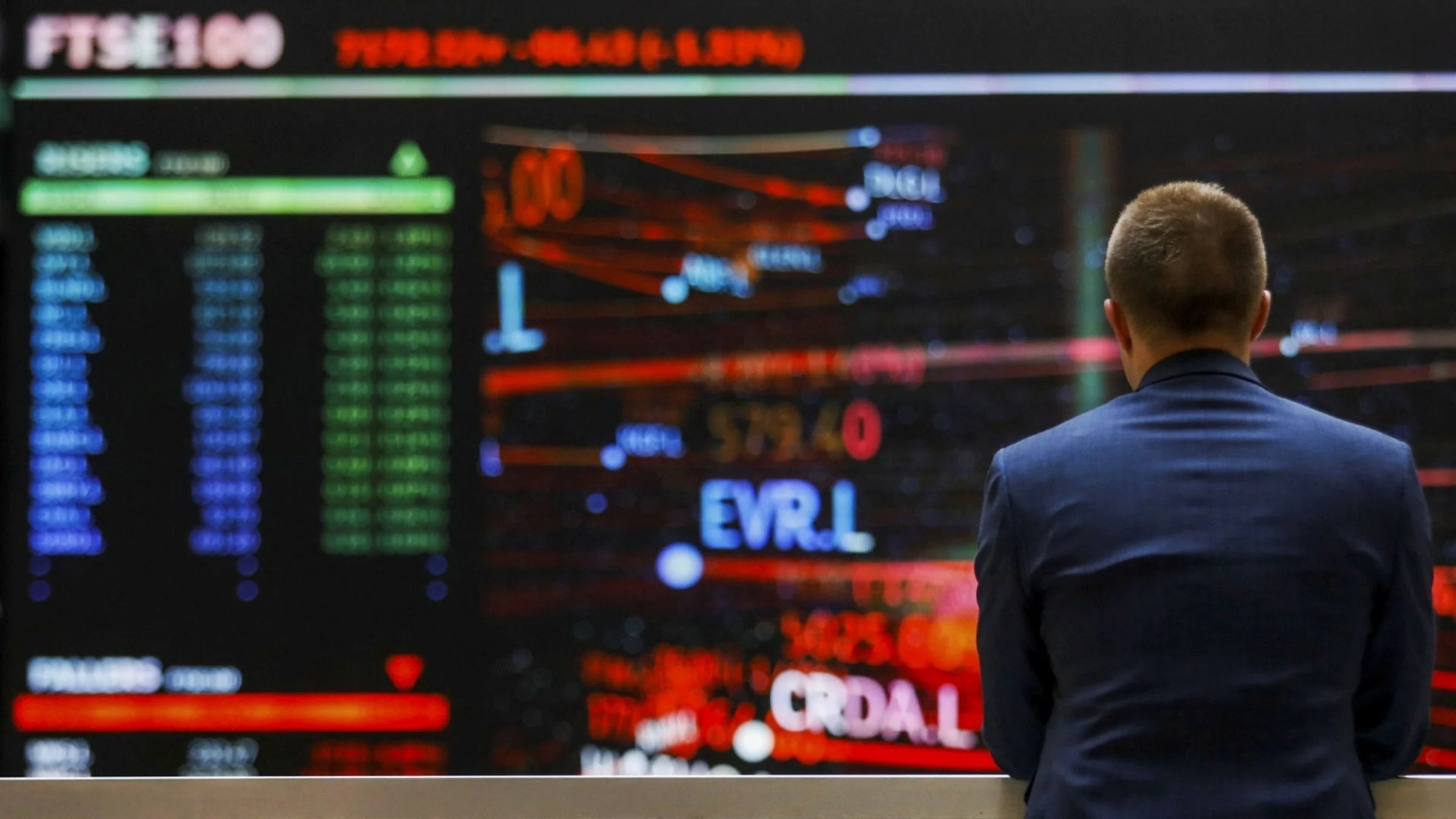 DAX 40, CAC 40 "hụt hơi", sự hưng phấn sau vòng một bầu cử Pháp bỗng chốc lu mờ trong khi FTSE vẫn trụ vững