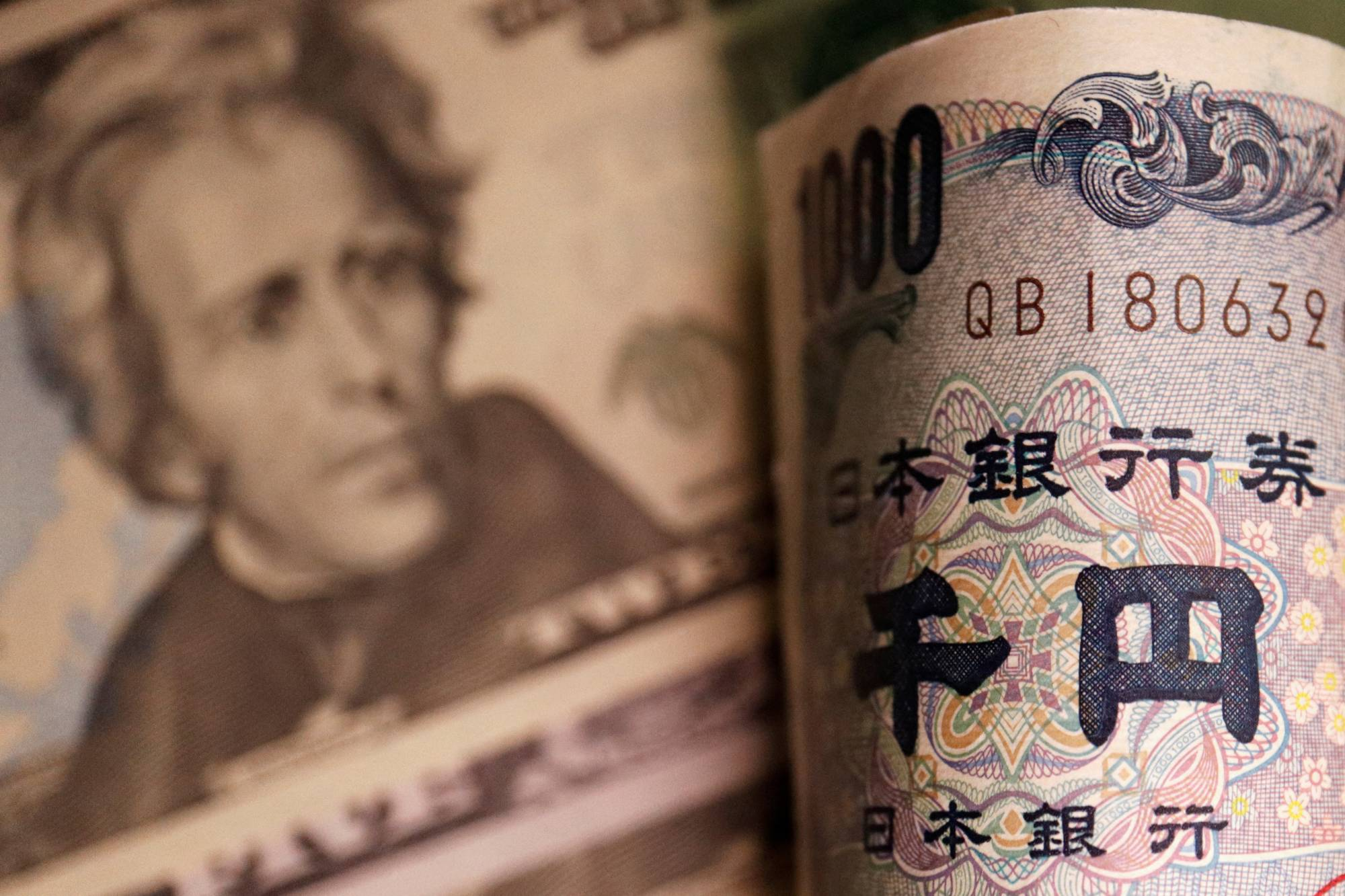 Góc nhìn kỹ thuật USD/JPY qua những đám mây diệu kỳ: Xu hướng giảm tiếp diễn đang manh nha Góc nhìn kỹ thuật USD/JPY qua những đám mây diệu kỳ: Xu hướng giảm tiếp diễn đang manh nha