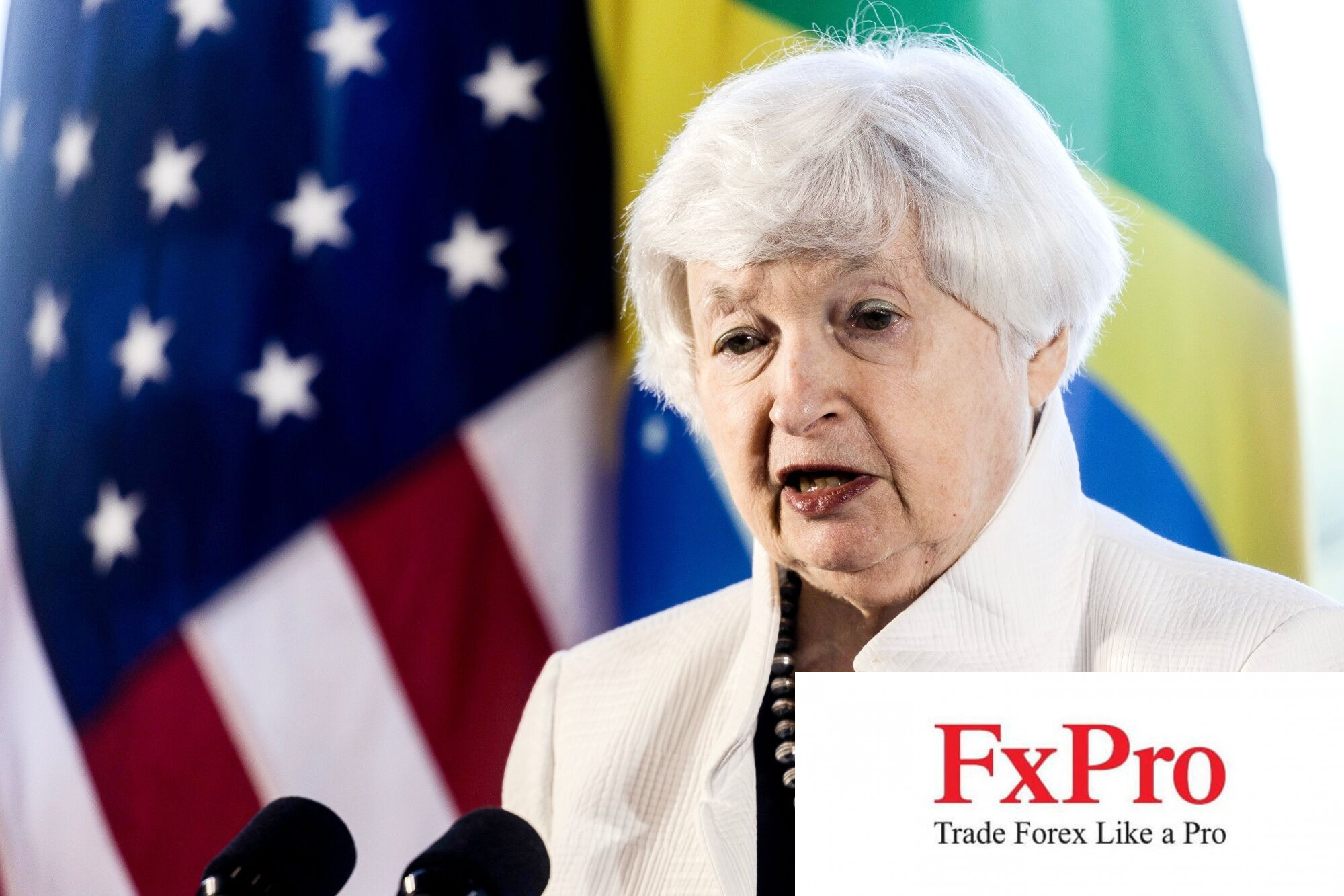 Yellen phản bác Trump: USD mạnh không hề 'bóp nghẹt' sản xuất Mỹ
