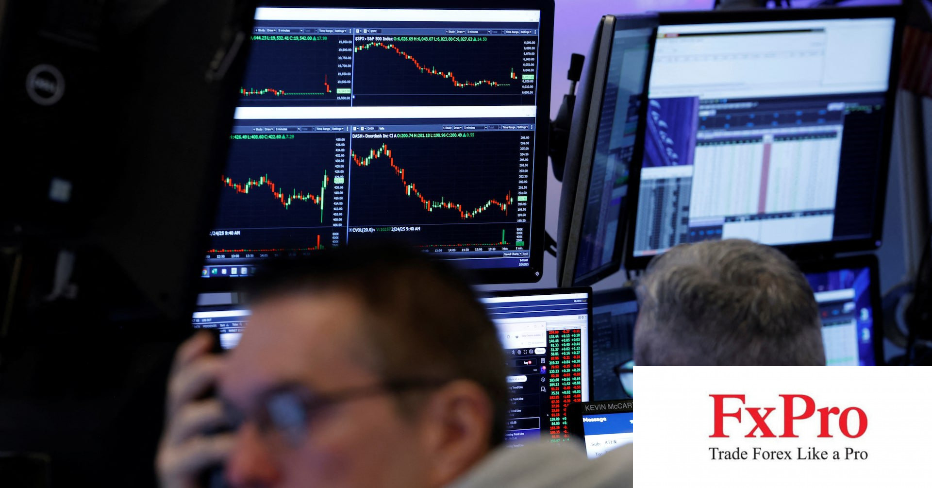 Chứng khoán Mỹ lao dốc, chỉ số Nasdaq tiến sát vùng điều chỉnh do căng thẳng thương mại