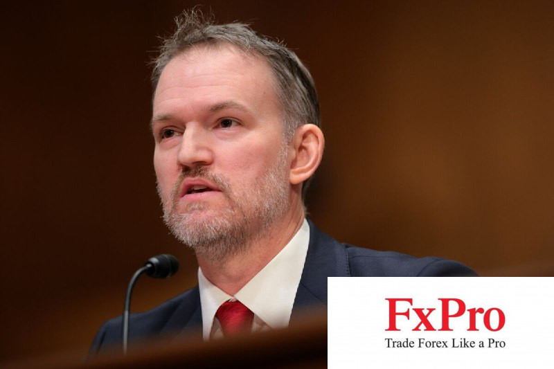 Trump tăng cường kiểm soát chính sách thuế quan sau nhiều biến động trong thị trường Trump tăng cường kiểm soát chính sách thuế quan sau nhiều biến động trong thị trường