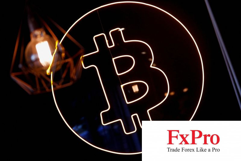 Giá Bitcoin hôm nay: Dao động quanh mốc 83,000 USD trước cuộc họp của Fed