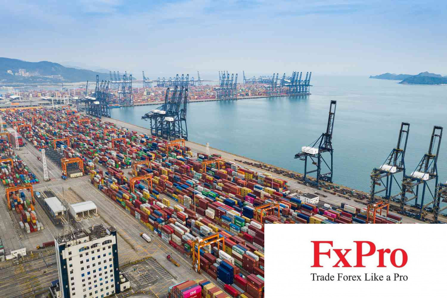 Đơn đặt hàng thiết bị kinh doanh tại Mỹ giảm lần đầu tiên trong bốn tháng