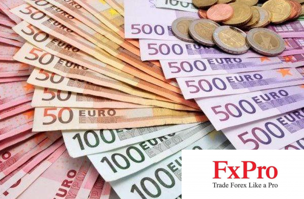 Đồng Euro trước cơ hội lật đổ "đặc quyền" của USD
