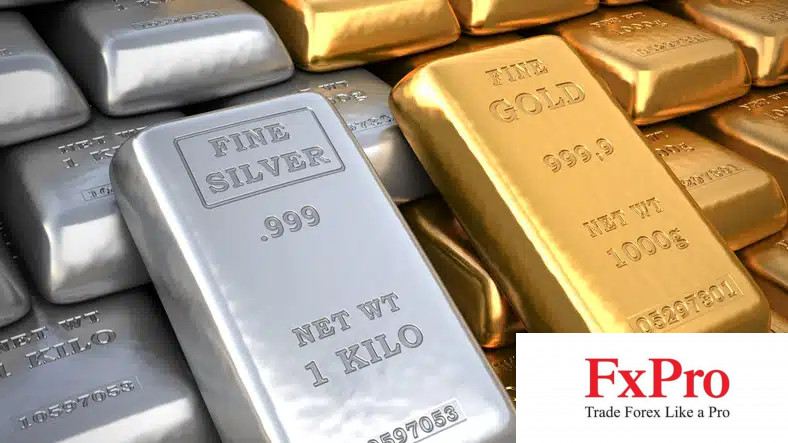 Nhu cầu trú ẩn an toàn thúc đẩy vàng tăng 100 USD, xác lập đỉnh cao chưa từng có!