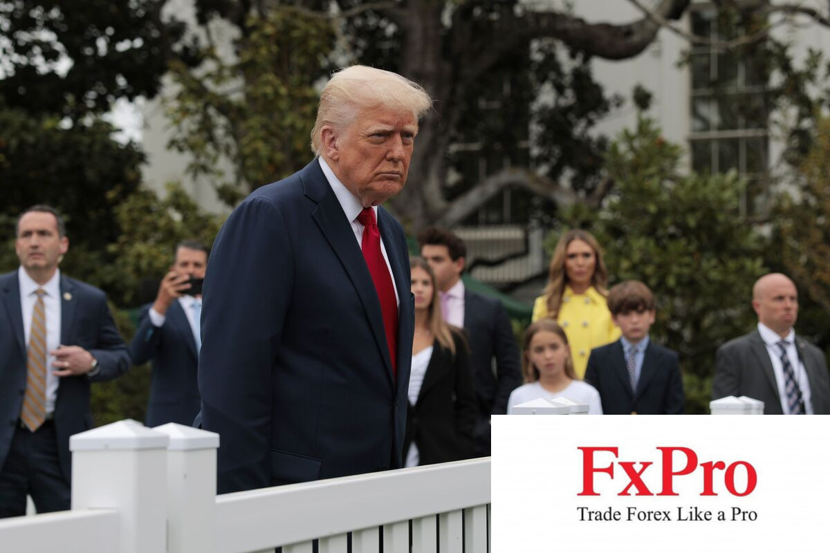 Trump tung chiến lược giảm thuế thu nhập, xoa dịu lo ngại về thuế quan