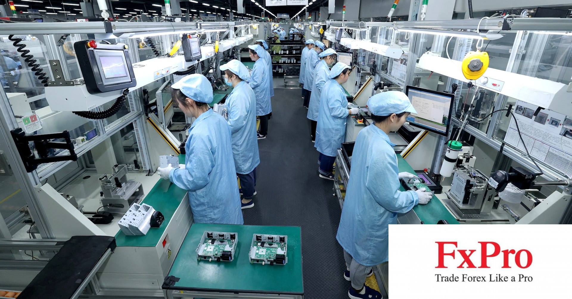 Hoạt động nhà máy của Trung Quốc giảm mạnh khi thuế quan của Trump bắt đầu có hiệu lực